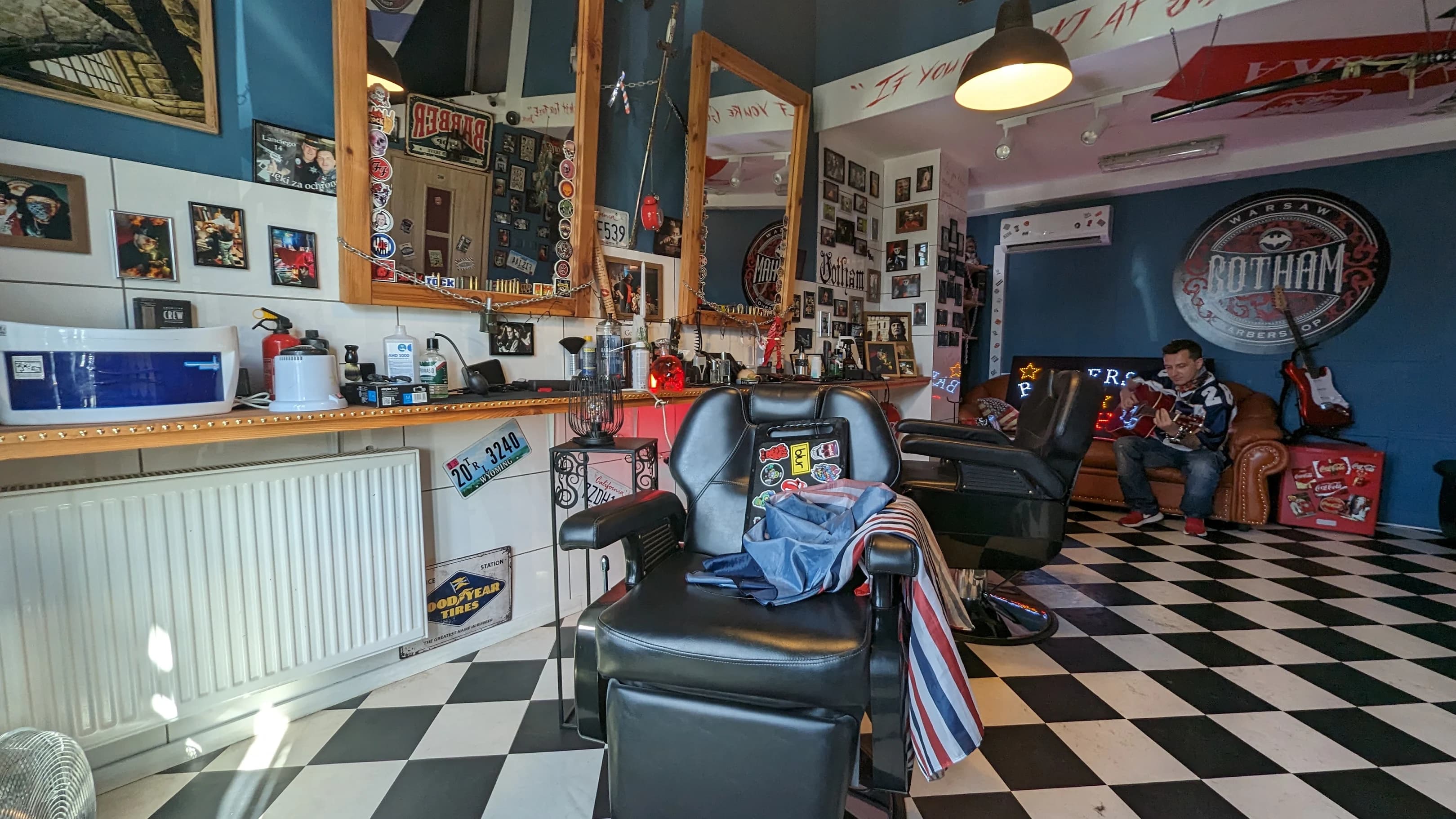 Wnętrze Gotham — fotele barberskie